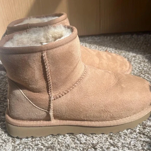 UGG Mini II Tan Boots - Picture 2 of 6